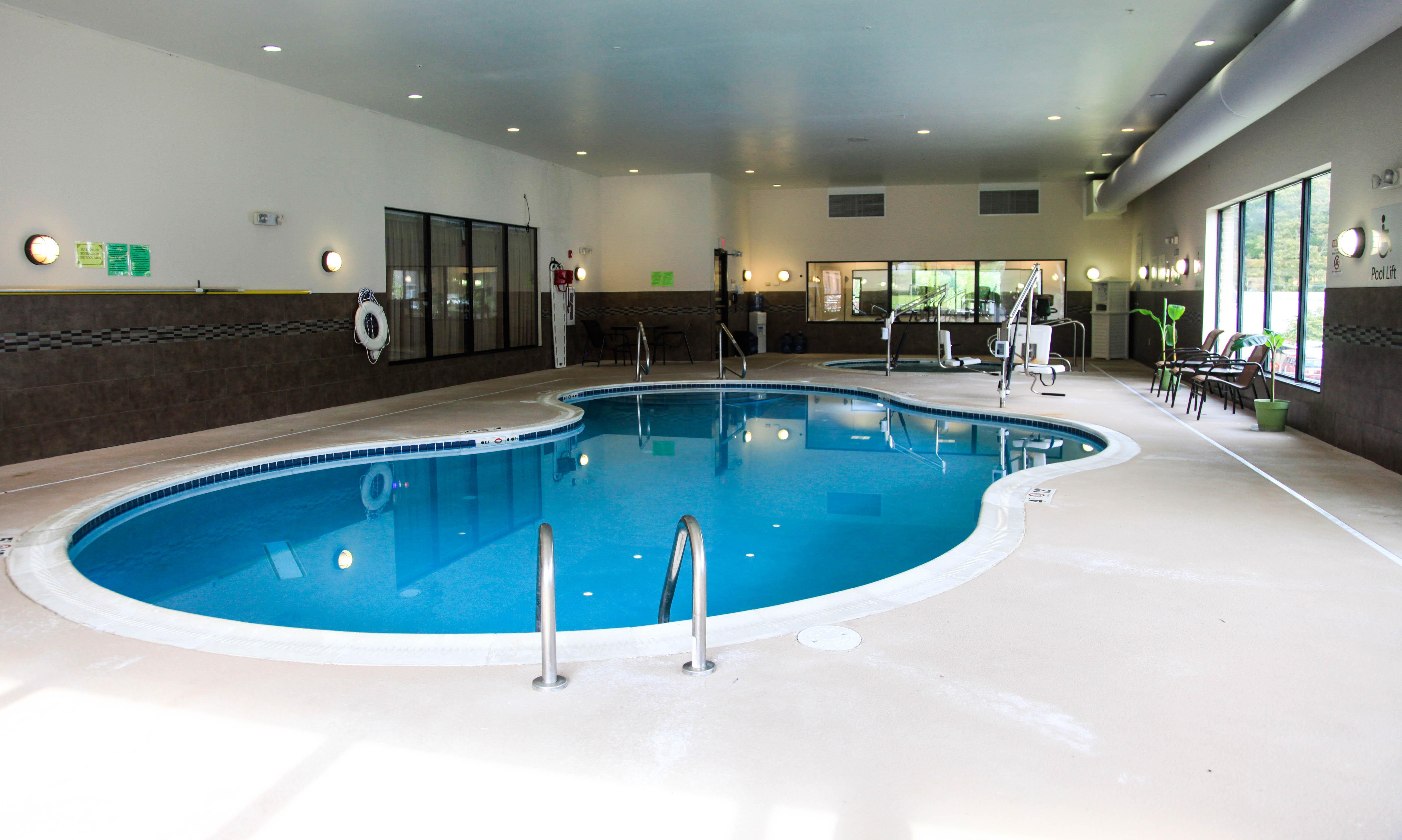Holiday Inn Express & Suites Cumberland - La Vale By Ihg Exteriér fotografie
