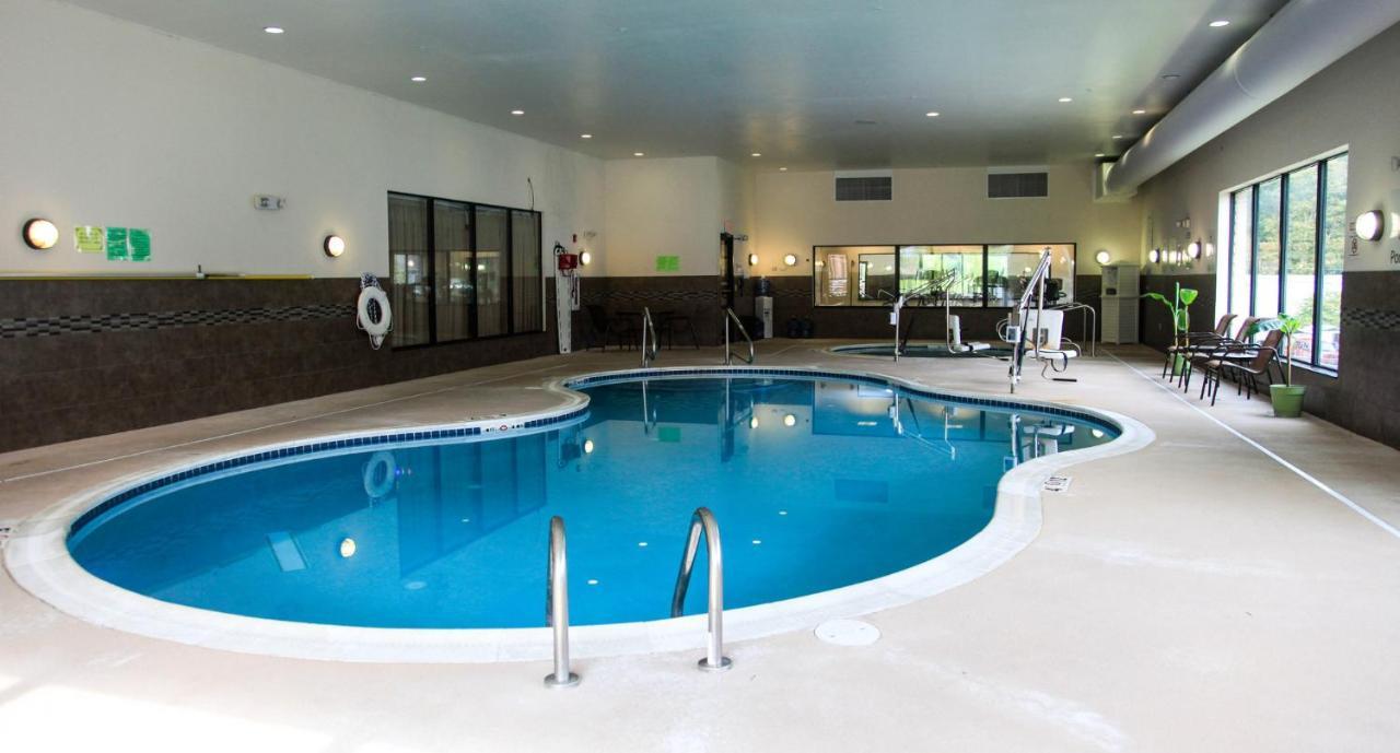 Holiday Inn Express & Suites Cumberland - La Vale By Ihg Exteriér fotografie