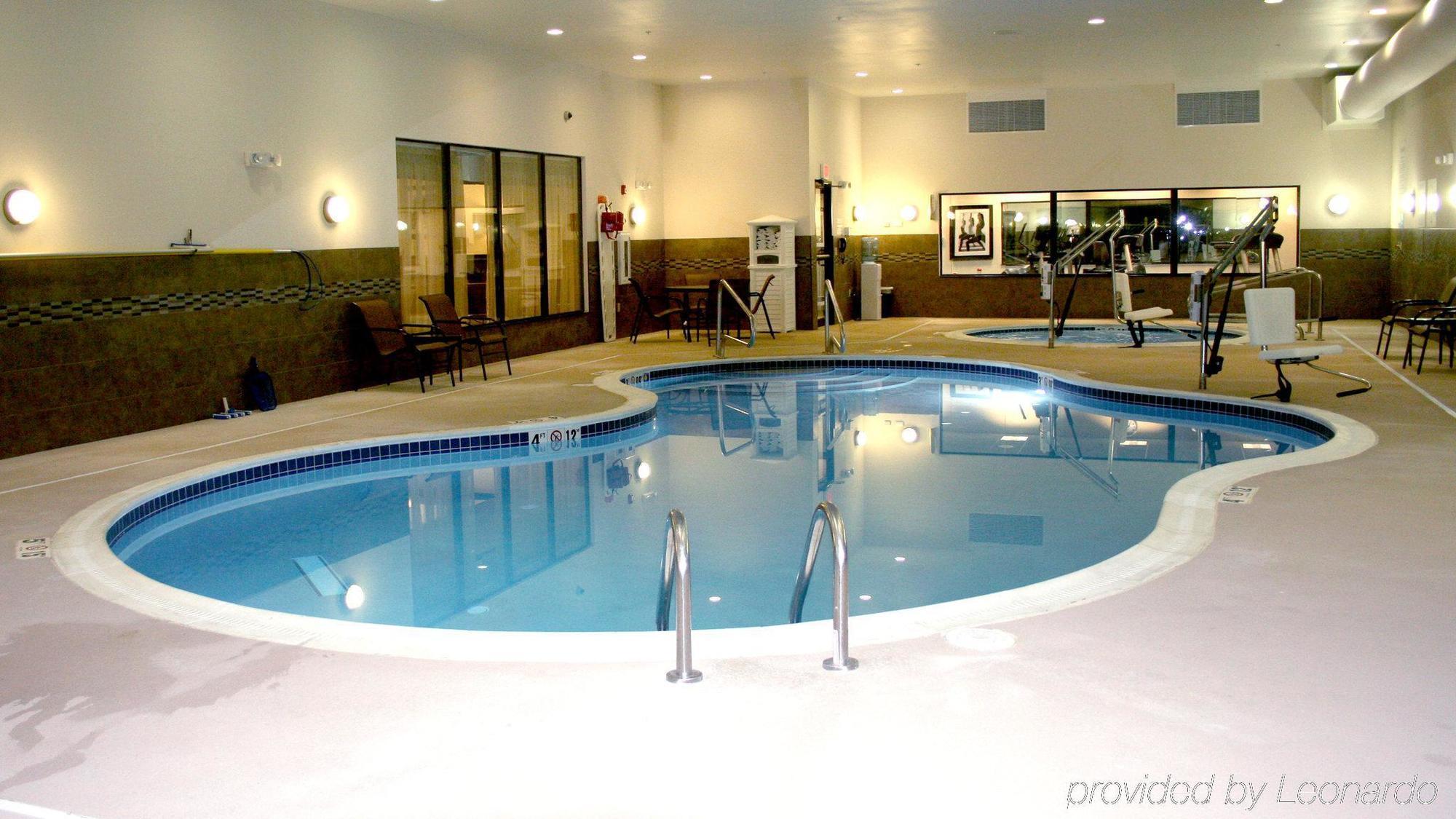 Holiday Inn Express & Suites Cumberland - La Vale By Ihg Exteriér fotografie